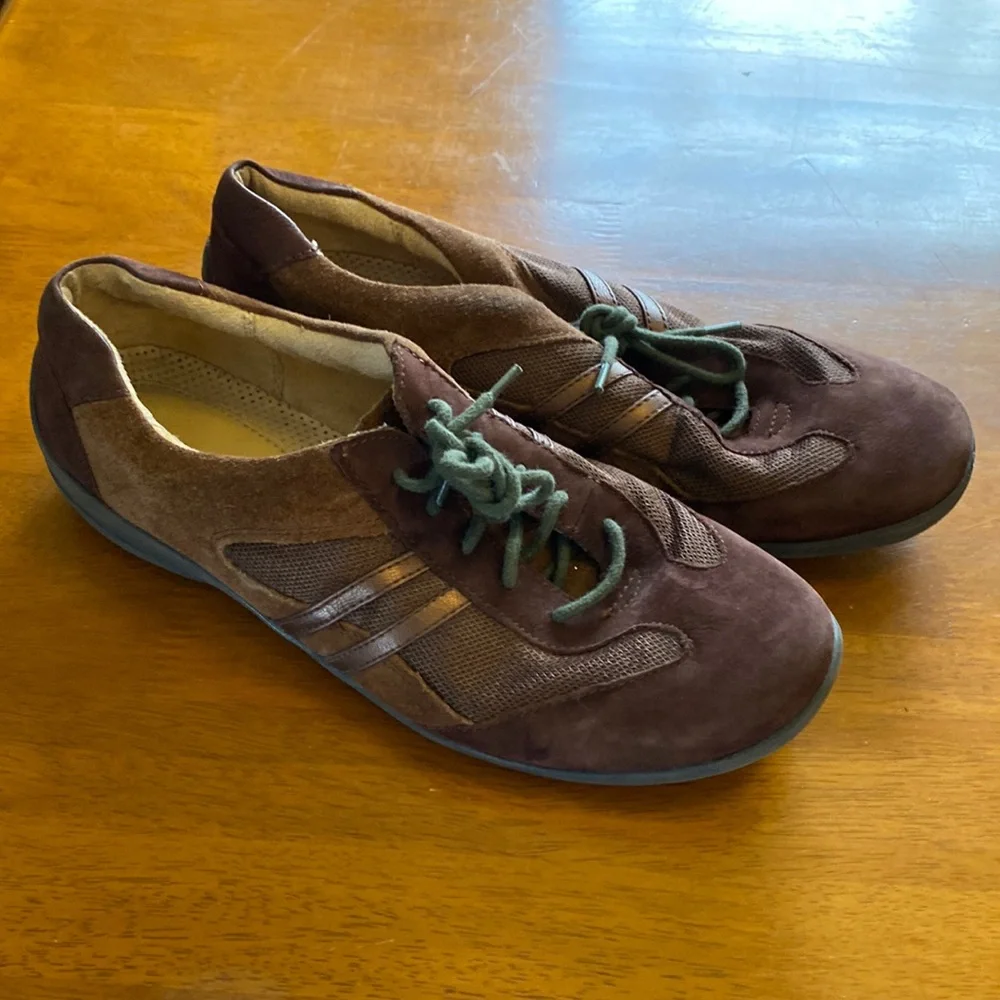 Naturalizer Brown Suede Shoes 10 EUC Lace Up Sneakers